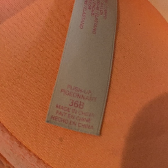 Can criss cross or wear regular - Picture 5 of 6